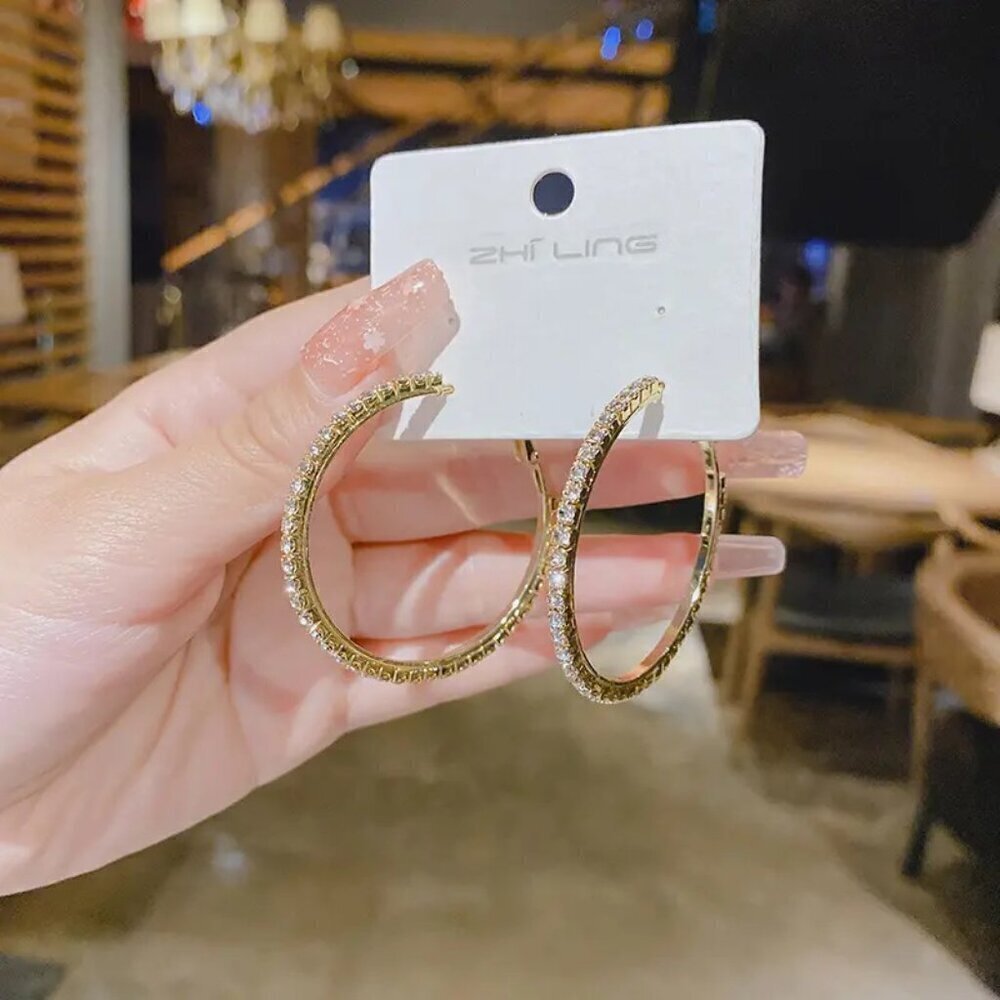 Gorgeous Gold Diamond 💎 Hoop Earrings